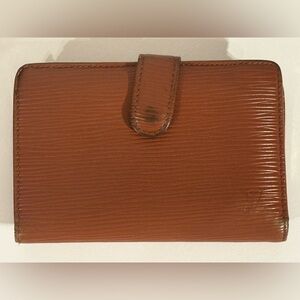 Louis Vuitton Pre-Owned
2003 Viennois Epi leather wallet.